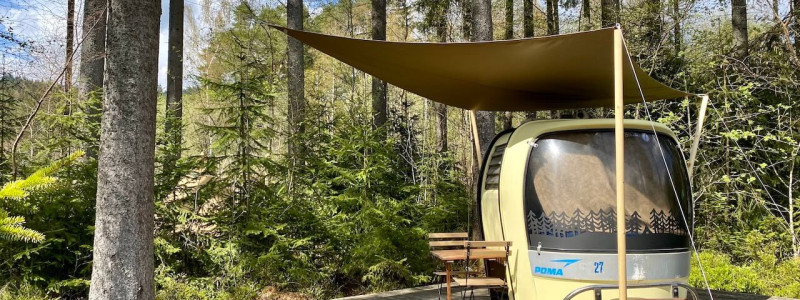 Die Berggondel im Wald