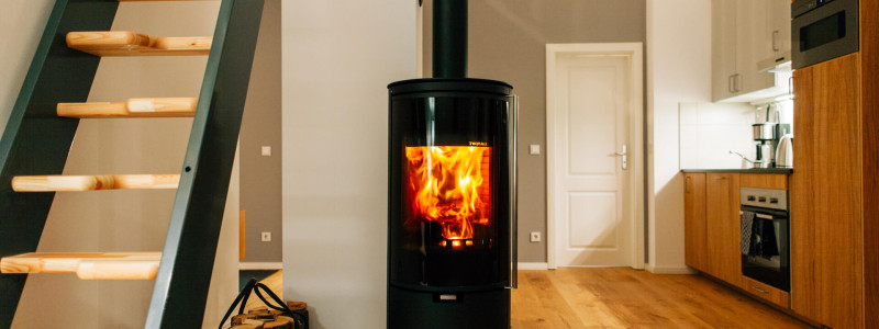 altes backhaus haselberg brandenburg oderbruch maerkisch oderland urlaub mit kindern familienurlaub nachhaltige ferienwohnungen denkmalgeschuetztes gutshaus lotta kaminofen