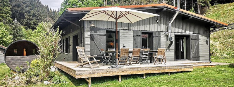 bergquartier herzhausen ferienhaus oberharz berge in der natur mit kindern gruppe grossfamilie winterurlaub norddeutschlands hoechstes gebirge baerenhuette sommer haupthaus terrasse und fasssauna