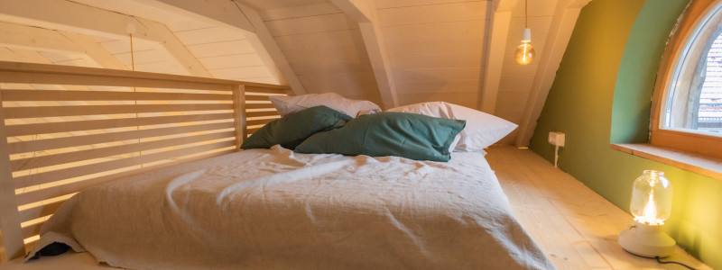 muehlhaus historische muehle fuenf seen land starnberger see voralpenland staffelsee ammersee osterseen nachhaltiges ferienhaus muehlbach strom aus wasserkraft gebraucht second hand moebel urlaub in bayern am wasser in der natur schlafetage