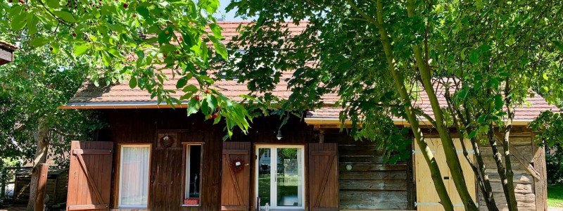 scheune am weissen haus spreewald brandenburg nachhaltig reisen in deutschland urlaub am wasser denkmalschutz holzfaserdaemmung alter kuhstall garten