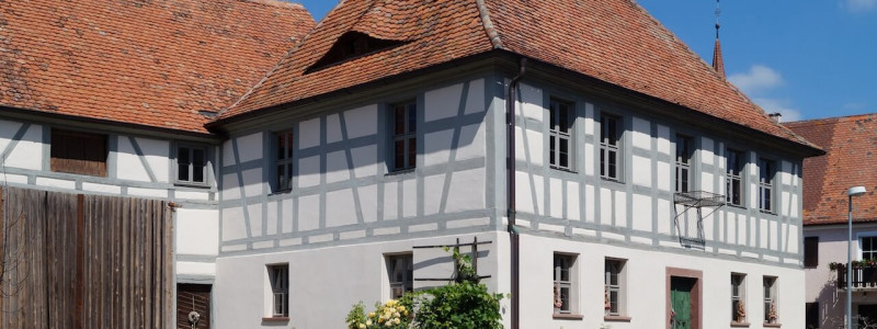 ferien im baudenkmal ickelheim bad windsheim denkmalschutz historische Baustoffe hackschnitzelanlage streuobstwiese urlaub auf dem land in bayern in der natur wandern radfahren ruhe geniessen ickelhaus 1