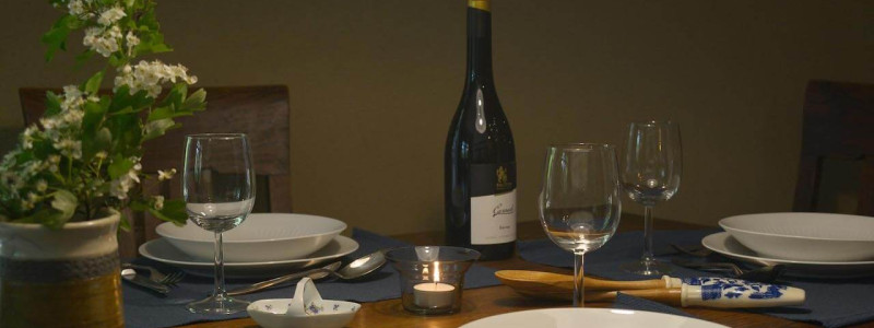 nachhaltige unterkuenfte in deutschland urlaub in der natur ruhe weite uckermark fereinwohnung unkengrund esstisch