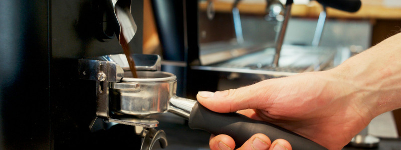 gasthaus canow mecklenburgische seenplatte gaestezimmer apartment fruehstueck gutes essen lebensmittelhandwerk regional saisonal biologisch second hand moebel holzmoebel geschreinert mit holz aus dem hiesigen wald espressomaschine