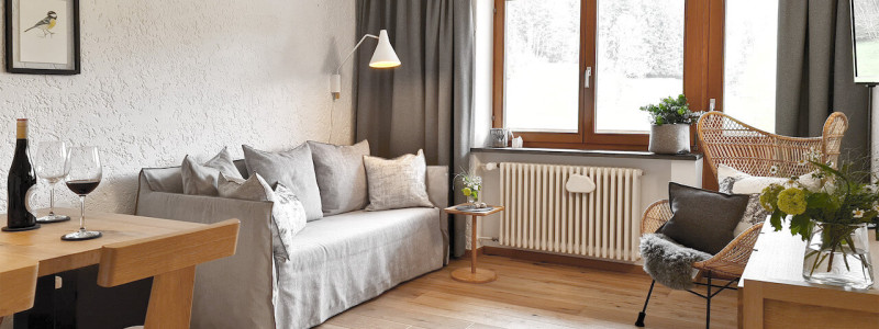 nachhaltige unterkunft apartments goldvogel fischen allgaeu urlaub in den bergen biologisch ökologisch regional hausgemacht architekt innenarchitekt blaumeise wohn- essraum