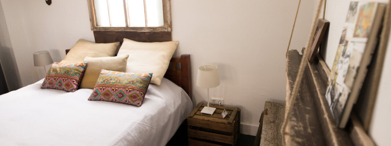liegenschaft guesthouse rheingau oestrich winkel weinregion weingut historisch bestand bewahren upcycling recycling design decoration reisemitbringsel urlaub am fluss in der natur mit freunden genuss apfelbaeume apartment honigberg