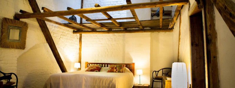 liegenschaft guesthouse rheingau oestrich winkel weinregion weingut historisch bestand bewahren upcycling recycling design decoration reisemitbringsel urlaub am fluss in der natur mit freunden genuss apfelbaeume schlafbereich honigberg