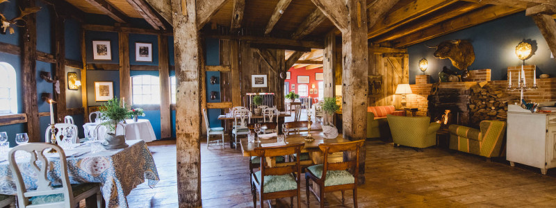 gut damp halbinsel schwansen schlei region ostsee ferien lofts hackschnitzel solaranlage regionale saisonale kueche lokale produzenten urlaub mit hunden mit kindern kuhhaus restaurant