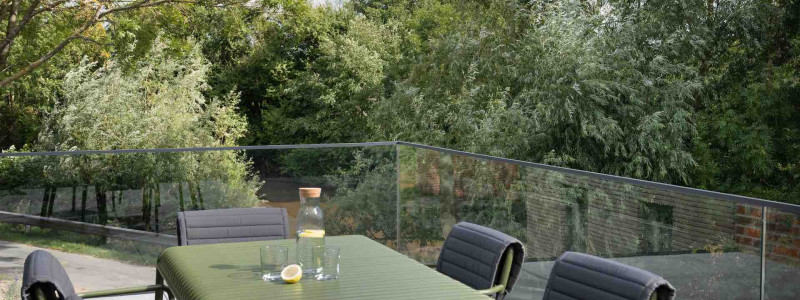 harlepadd ferienhaus neufunnixsiel nordsee terrasse mit esstisch