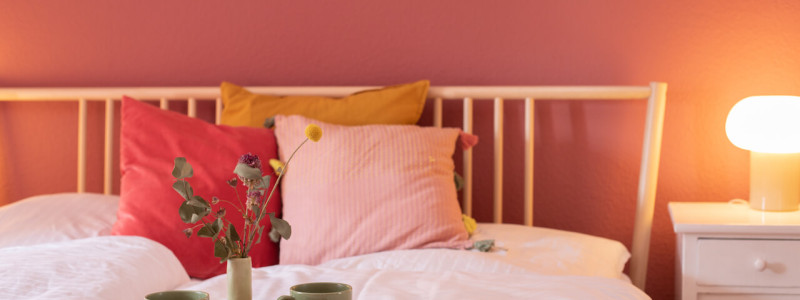 hejnielsons fehmarn ostsee urlaub mit kindern am meer in der natur nachhaltige ferienwohnungen umweltbewusst permakulturgarten ökostrom ökogas ferienwohnung viktoria schlafzimmer bett