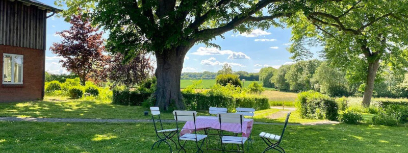 janbecks fairhaus gelting ostsee klimapostives nachhaltige hotel schleswig holstein flensburger foerde nachhaltiges autarkie kreislaeufe gutes essen saisonalitaet regionalitaet lokale produzenten fruehstueck hinterm haus