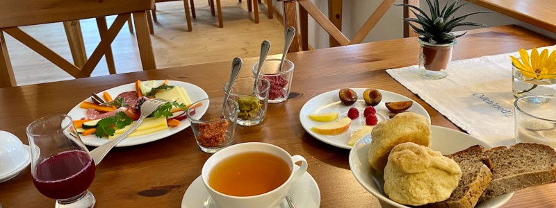 janbecks fairhaus gelting ostsee klimapostives nachhaltige hotel schleswig holstein flensburger foerde nachhaltiges autarkie kreislaeufe gutes essen saisonalitaet regionalitaet lokale produzenten fruehstueck