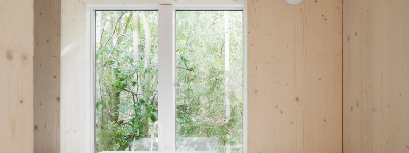 kleine bleibe westerwald urlaubsarchitektur urlaub in der natur im grünen ferienhaeuser für zwei und vier personen oekologische bauweise nachhaltige und natuerliche ressourcen kueche