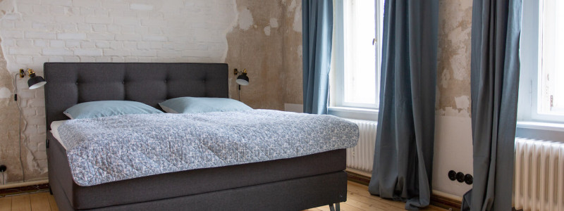 koenigliche oberfoersterei sankt andreasberg kofa 1895 ferienapartments oberharz berge in der natur mit kindern gruppe grossfamilie nachhaltiger tourismus klimafreundlich wohngesund seminare apartment no. 1 schlafzimmer boxspringbett