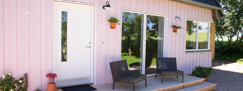 rosa haus ferienwohnung waabs halbinsel schwansen ostsee schleswig-holstein kappeln gluecksburg flensburg eckernfoerde urlaub im gruenen in der natur ruhe oekologisch sanierter haus wohngesundheit wildblumenwiese huehnerhaltung oekologische bienenhaltung im schatten
