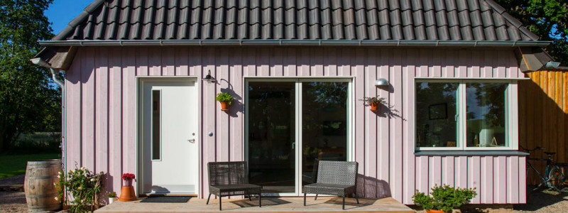 rosa haus ferienwohnung waabs halbinsel schwansen ostsee schleswig-holstein kappeln gluecksburg flensburg eckernfoerde urlaub im gruenen in der natur ruhe oekologisch sanierter haus wohngesundheit wildblumenwiese huehnerhaltung oekologische bienenhaltung frontblick