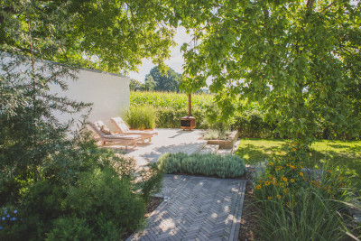 viereinhalb eichen niederrhein nordrhein-westfalen ferienwohnung gartenparadies siedlungshof kulturdenkmal biologische dachdaemmung massivholzmoebel pv-anlage aussenanlage