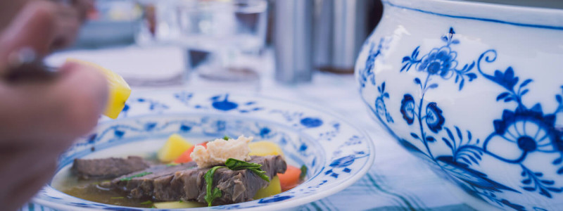 villa breitenberg bayerischer wald nachhaltige unterkunft boutiquie hotel ferienwohnung natur berge ruhe biologische kueche kultur seminare yoga retreats hochzeiten essen