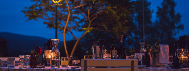 villa breitenberg bayerischer wald nachhaltige unterkunft boutiquie hotel ferienwohnung natur berge ruhe biologische kueche kultur seminare yoga retreats hochzeiten tafel sommernacht